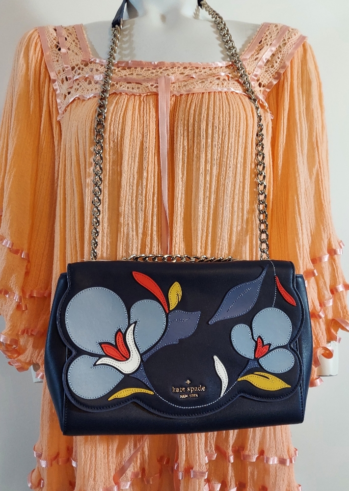 Kate Spade New York quilted puffy mod flower shoulder cross body purse